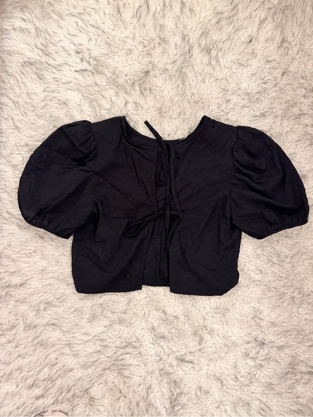 Oak + Fort Cropped Blouse with Bow Pattern - Black